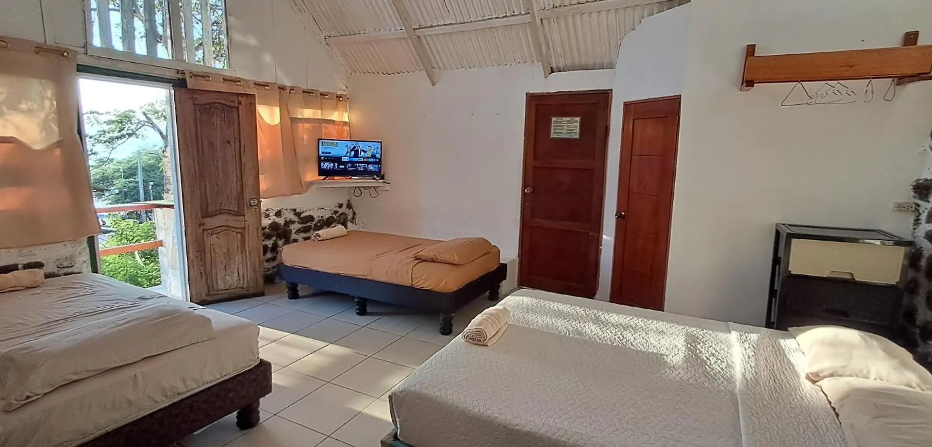 Cabanas Don Jorge - Cabana Espanola San Cristobal 0*,  Ecuador